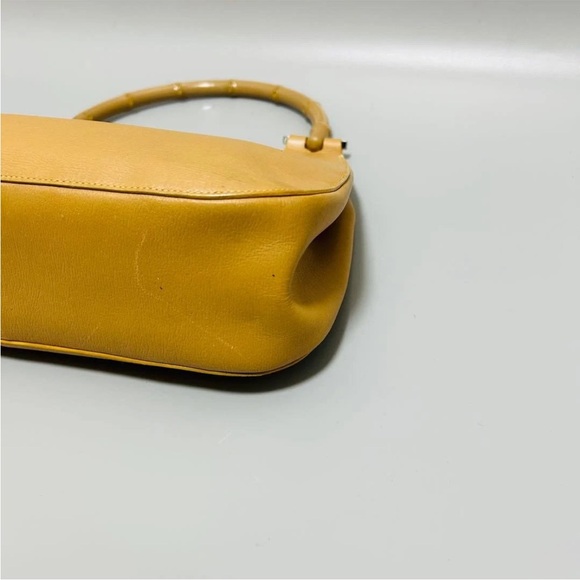 Gucci Yellow Leather Shoulder Bag - Picture 7 of 15